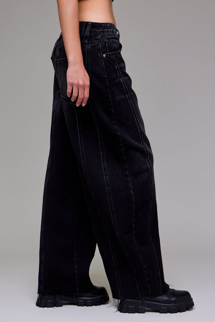 [SAMMIE] Black Classic Vintage Barrel Jean