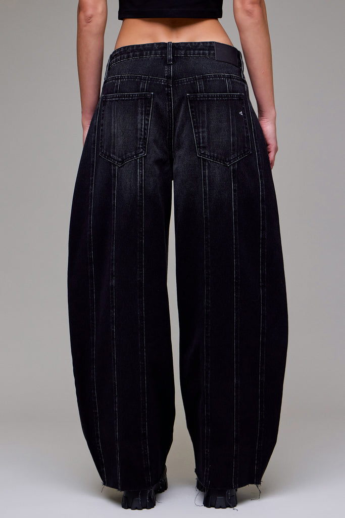 [SAMMIE] Black Classic Vintage Barrel Jean