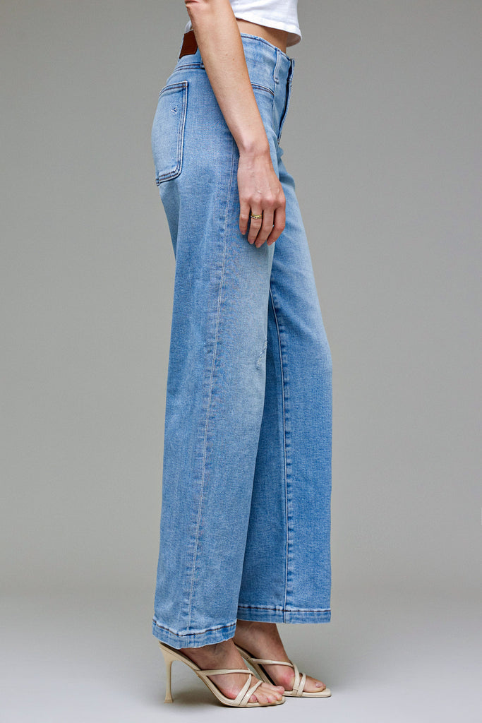 [LOGAN] Light Wash Fashion Stretch Mid Rise Dad Jean