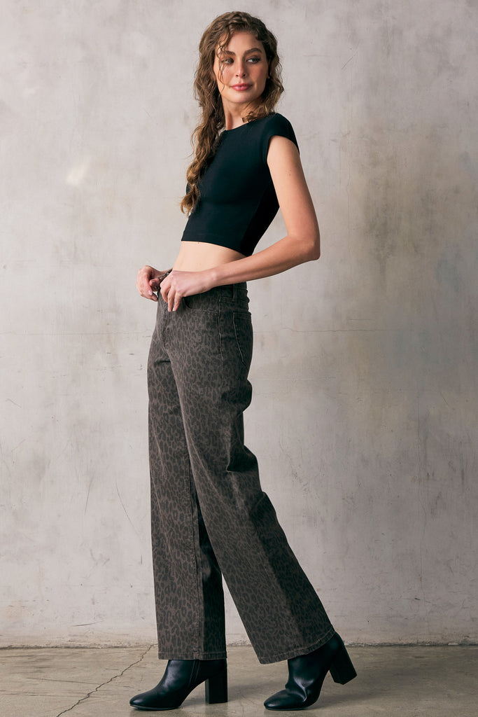 [LOGAN] CHEETAH PRINT DAD JEANS
