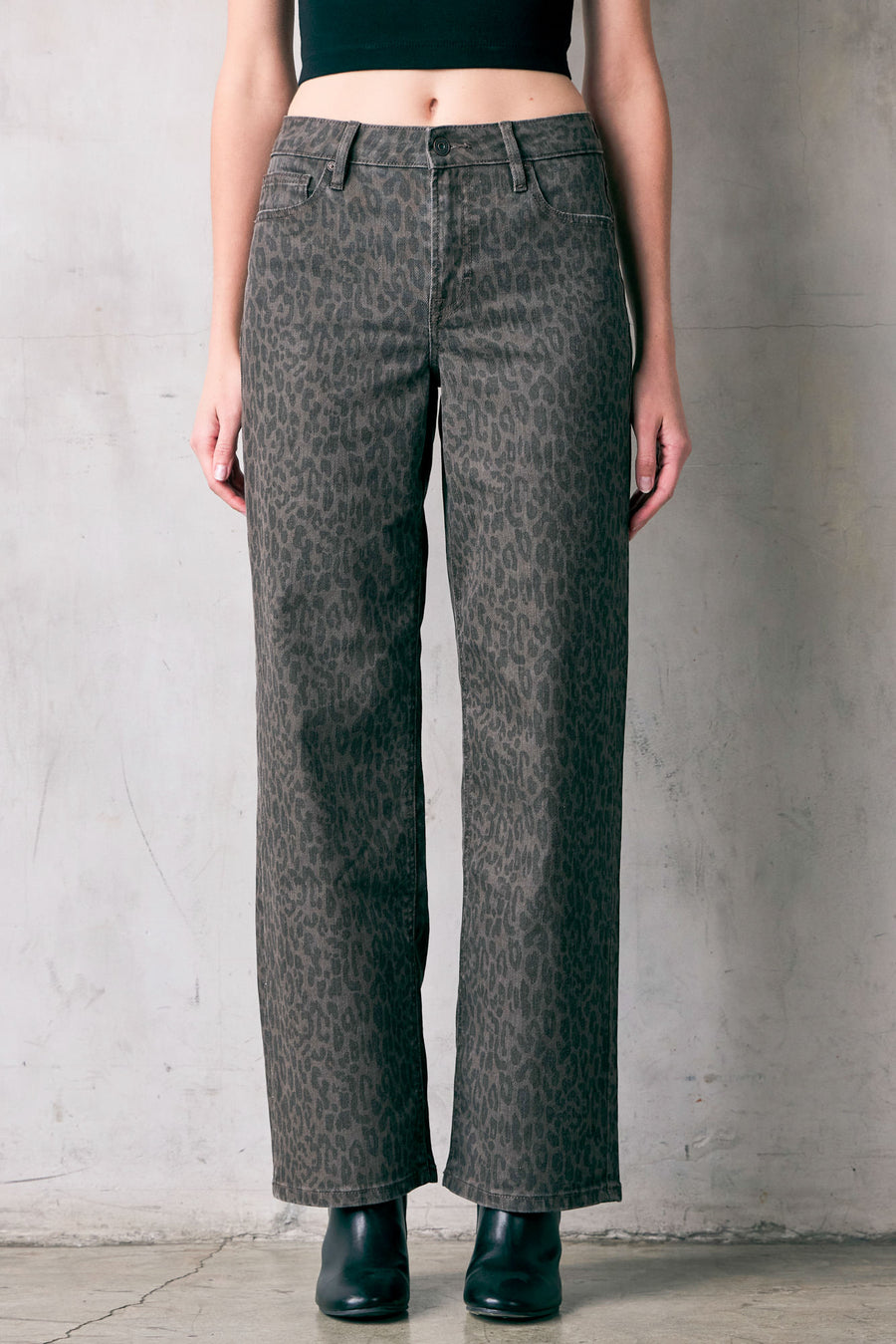 [LOGAN] CHEETAH PRINT DAD JEANS