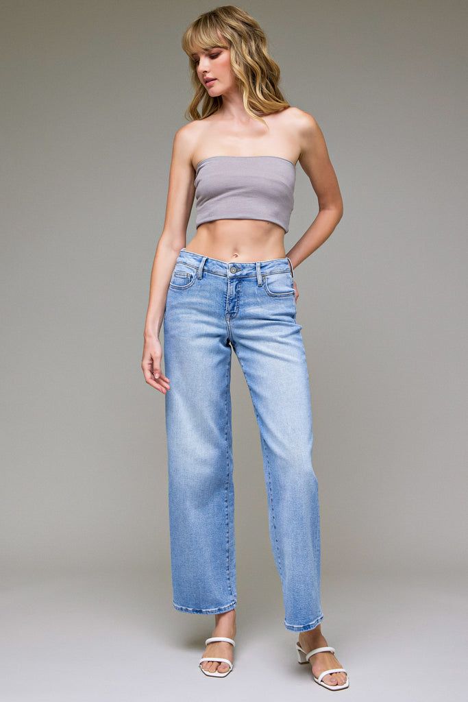 [LOGAN] Light Wash Clean Stretch Mid Rise Dad Jean