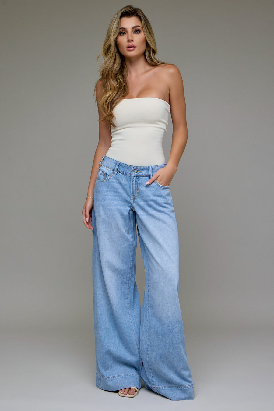 [NORI] Light Wash Low Rise 32" Inseam Super Wide leg