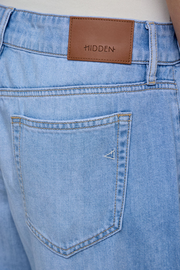 [NORI] Light Wash Low Rise 32" Inseam Super Wide leg