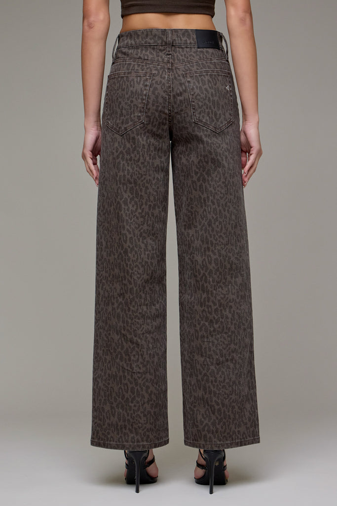 [LOGAN] Brown Cheetah Stretch Low Rise Dad Jean