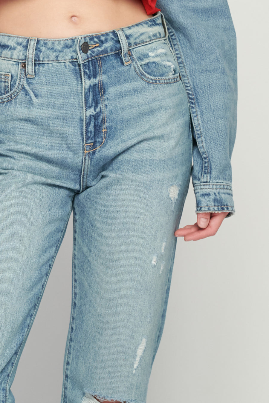 TRACEY  <p/> LIGHT WASH HIGH WAIST DISTRESSED STRAIGHT JEAN