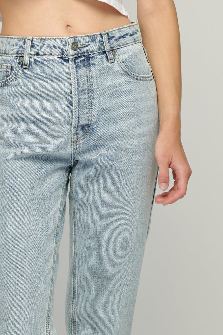 TRACEY <p/> LIGHT WASH CLASSIC CLEAN STRAIGHT  JEAN