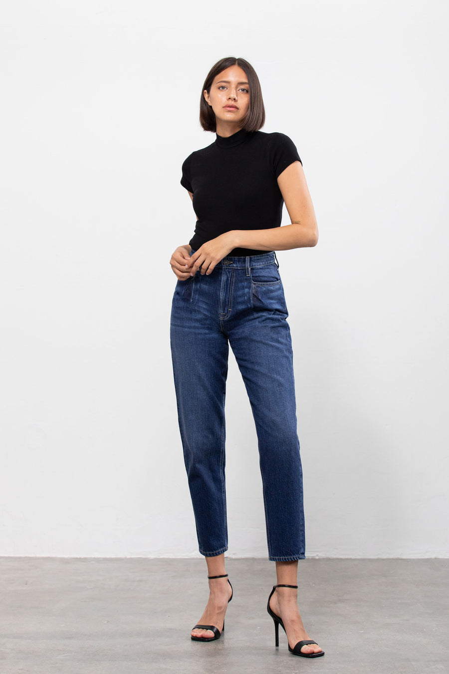 ZOEY <p/> DARK WASH PLEATED CLASSIC MOM TAPERED FIT