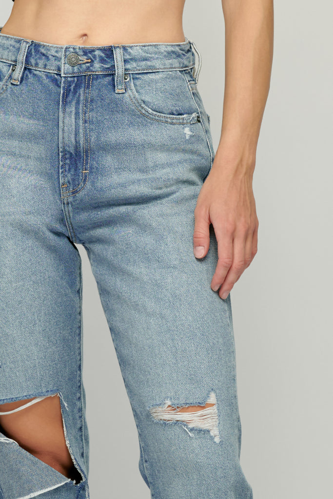 TRACEY <p/> MEDIUM WASH KNEE CUT STRAIGHT FIT