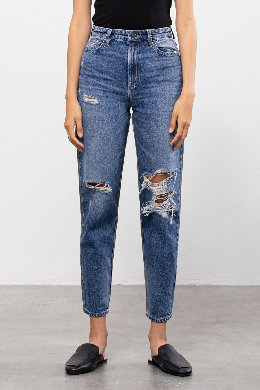 ZOEY <p/> MEDIUM WASH TWO TONE DISTRESSED MOM TAPERED FIT