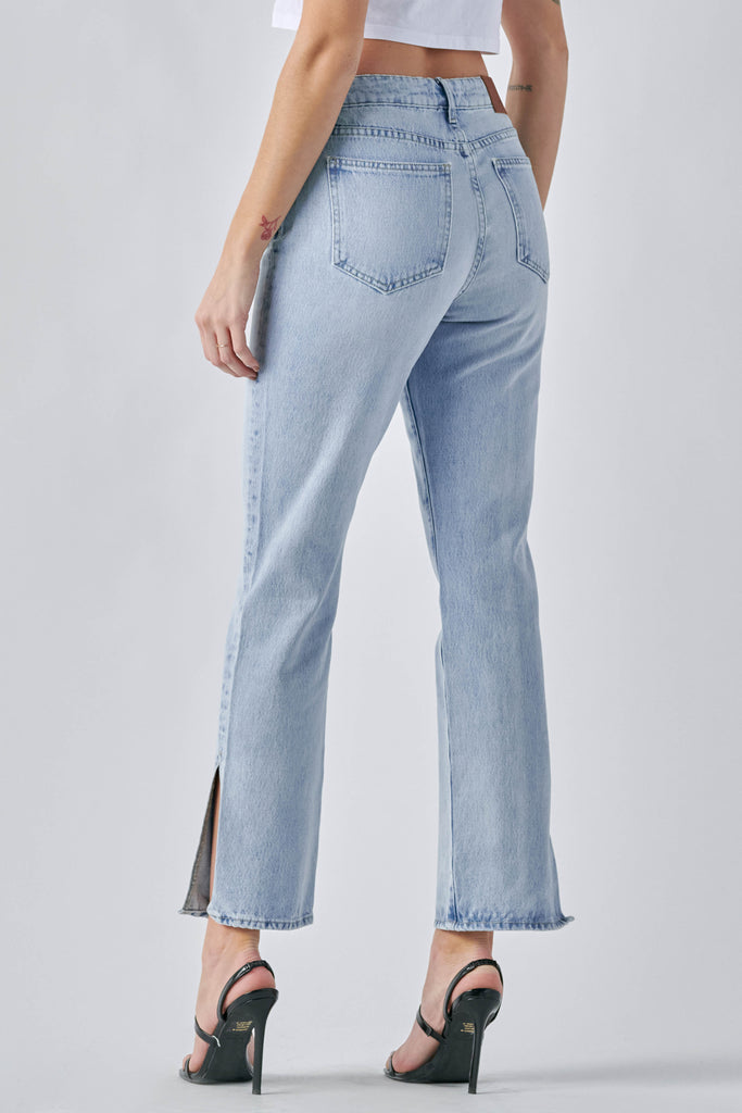 TRACEY  <p/> LIGHT WASH SIDE SLIT CLEAN STRAIGHT JEAN
