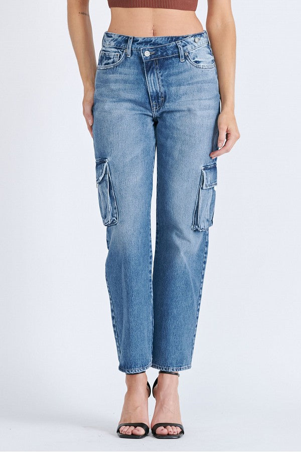 TRACEY <p/> MEDIUM CARGO POCKET CROSSOVER WAISTBAND STRAIGHT