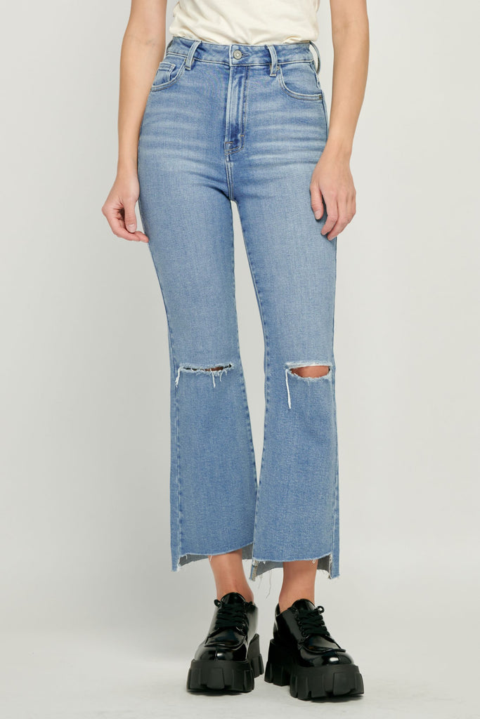HAPPI <p/> LIGHT KNEE SLIT CROP FLARE