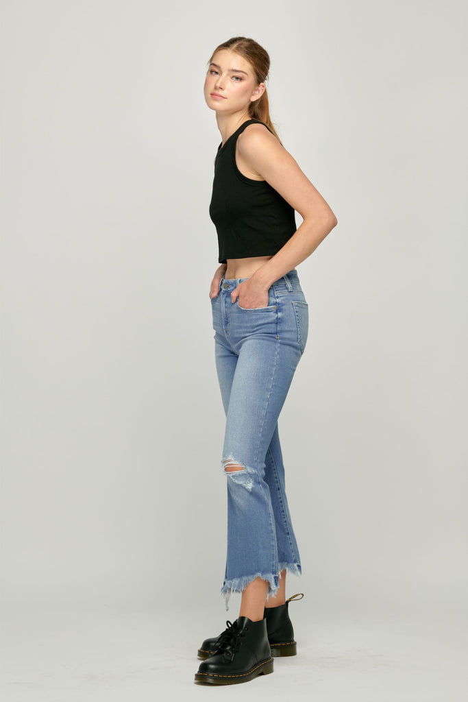 HAPPI <p/> MEDIUM WASH FRAYED HEM DISTRESSED CROP FLARE