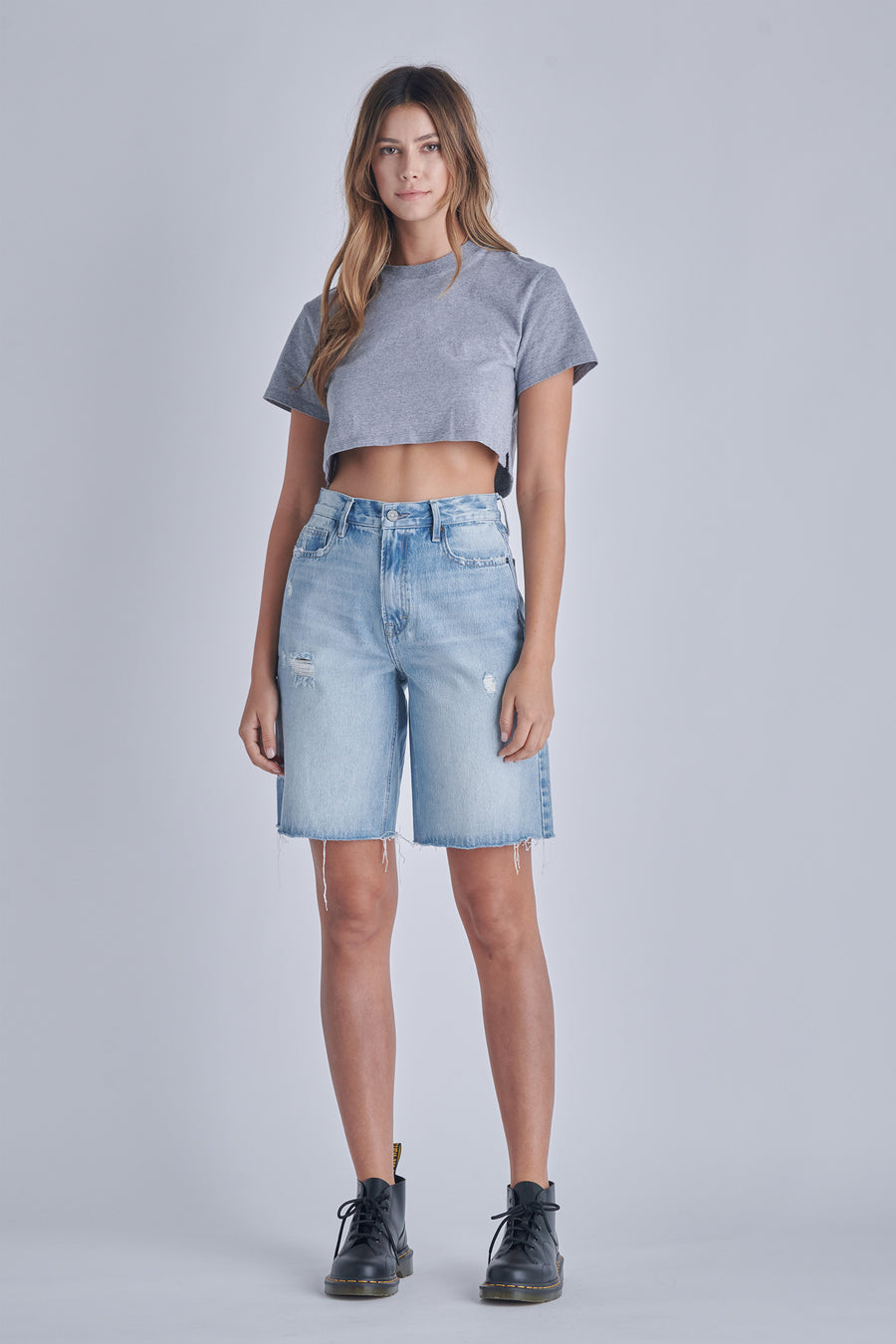 LOGAN <p/> LIGHT WASH CARPENTER DAD SHORTS
