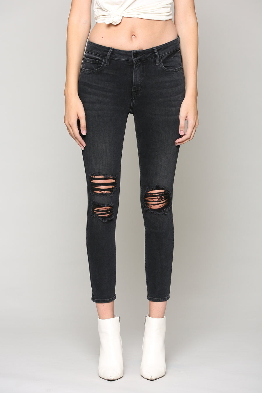 AMELIA <p/> BLACK WASH DISTRESSED SKINNY