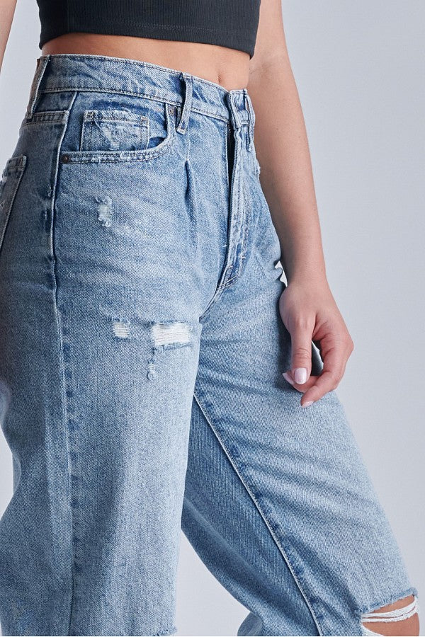 LOGAN <p/> LIGHT WASH FRONT PLEATS DAD JEAN